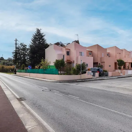 Hidden Garden Near The Castle Dom wakacyjny