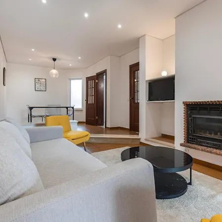 Dom wakacyjny Hidden Garden Near The Castle Óbidos