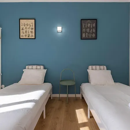 Hidden Garden Near The Castle Dom wakacyjny