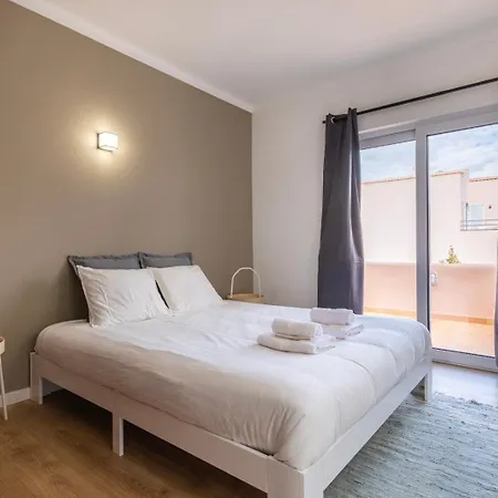 Dom wakacyjny Hidden Garden Near The Castle *