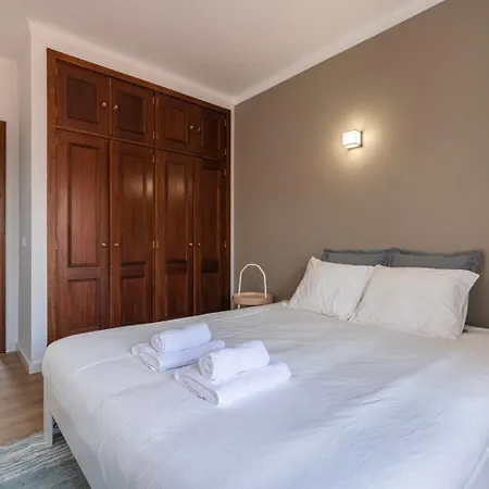 Dom wakacyjny Hidden Garden Near The Castle *