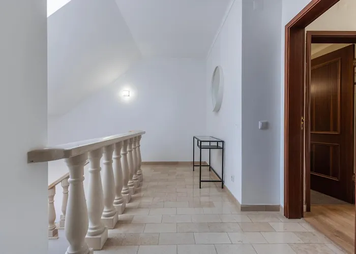 Hidden Garden Near The Castle Óbidos