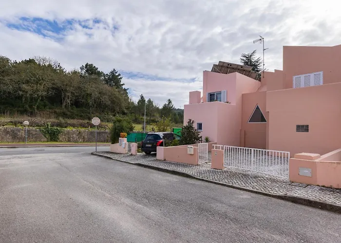 Hidden Garden Near The Castle Feriehus