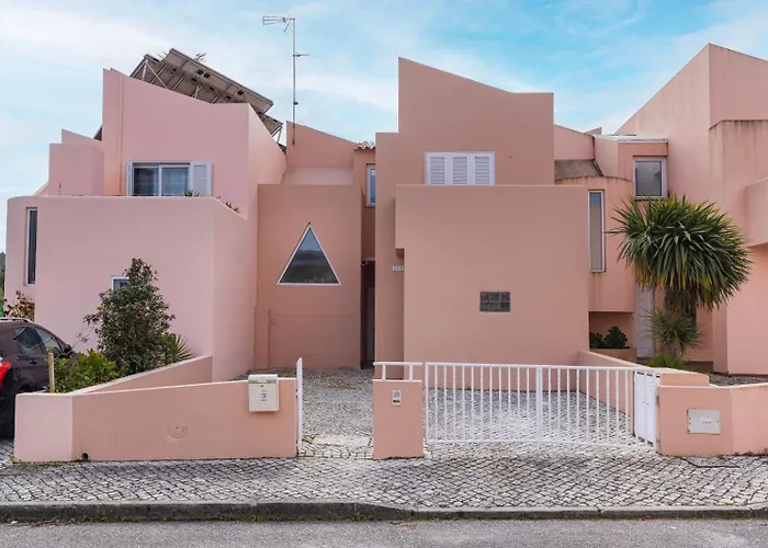 Hidden Garden Near The Castle Feriehus Óbidos