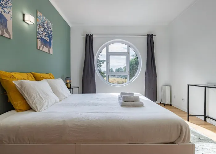 Hidden Garden Near The Castle Óbidos