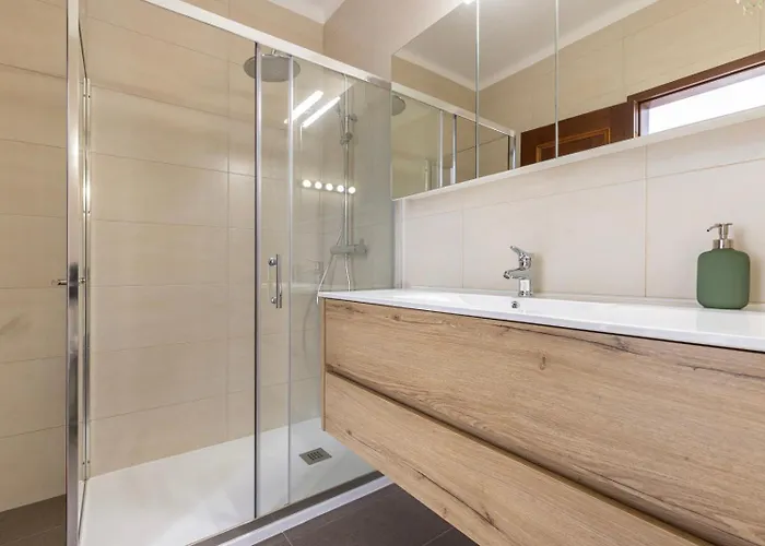 Hidden Garden Near The Castle Feriehus